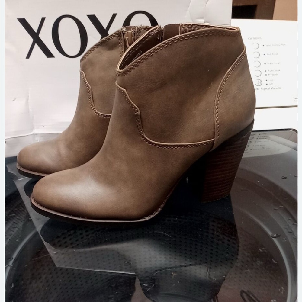 XOXO women’s ankle boots sz 7.5